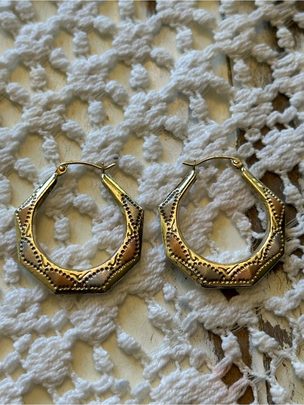 10k Solid Gold Textured Octagonal Hoop Earrings 1 inch diameter